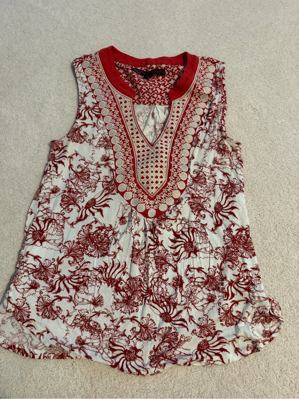 A Common Thread White with Red Floral Print and Embroidered tank ❣️